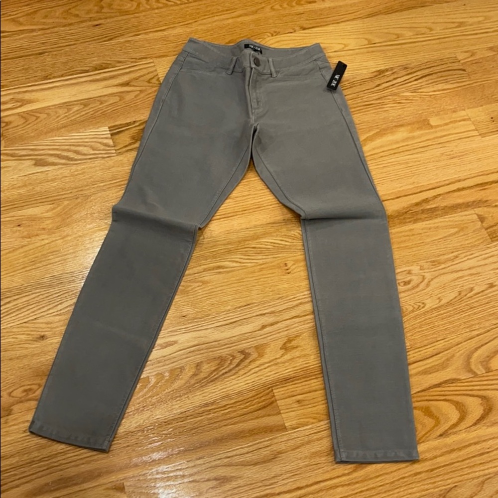 BRAND NEW NIC+ZOE grey jeans. Size 4.